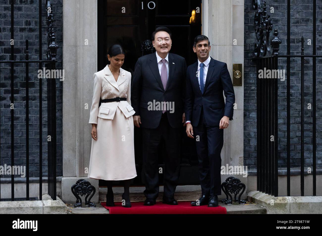 London, UK. 22nd Nov, 2023. British Prime Minister Rishi Sunak and wife Akshata Murthy greet the President of South Korea Yoon Suk Yeol outside 10 Downing Street in London ahead of a bilateral meeting. Credit: SOPA Images Limited/Alamy Live News Stock Photo