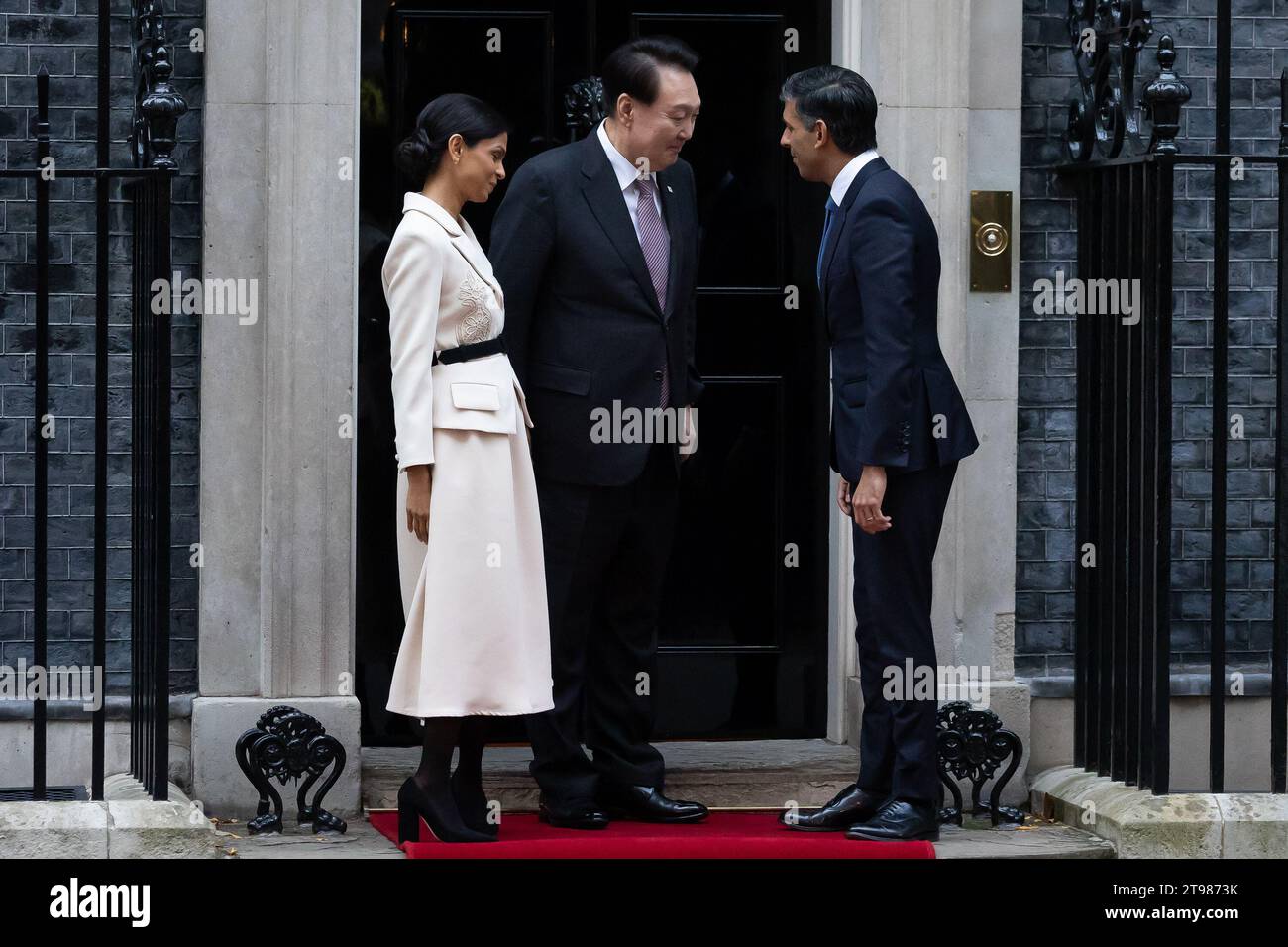 London, UK. 22nd Nov, 2023. British Prime Minister Rishi Sunak and wife Akshata Murthy greet the President of South Korea Yoon Suk Yeol outside 10 Downing Street in London ahead of a bilateral meeting. Credit: SOPA Images Limited/Alamy Live News Stock Photo