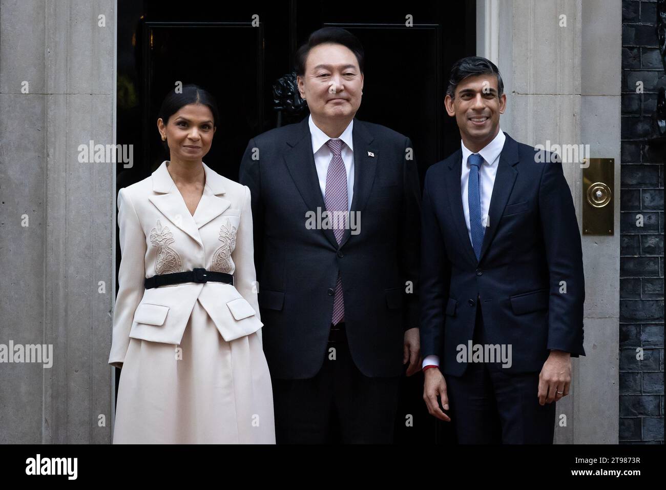 London, UK. 22nd Nov, 2023. British Prime Minister Rishi Sunak and wife Akshata Murthy greet the President of South Korea Yoon Suk Yeol outside 10 Downing Street in London ahead of a bilateral meeting. Credit: SOPA Images Limited/Alamy Live News Stock Photo