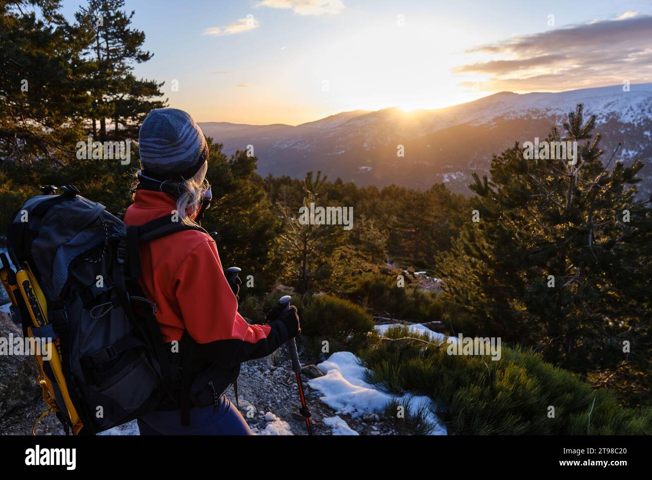 Rear view woman hiking hi-res stock photography and images - Alamy