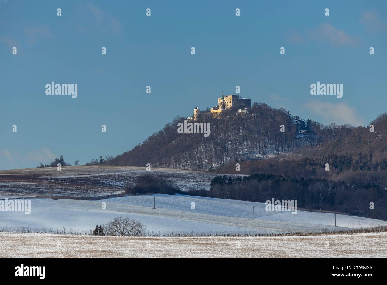 Stone field castle winter hi-res stock photography and images - Alamy