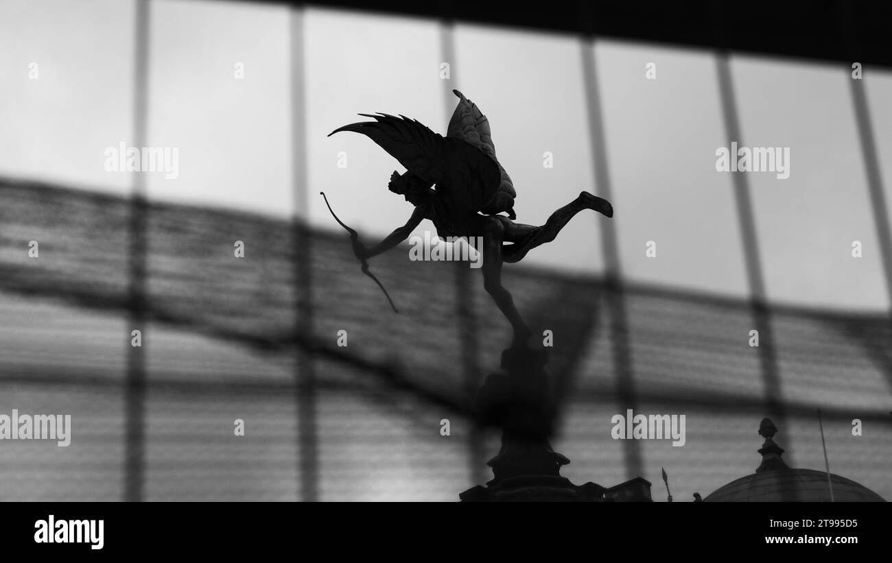 Eros cupid statue piccadilly circus hi-res stock photography and images -  Page 4 - Alamy, image size:1300x821