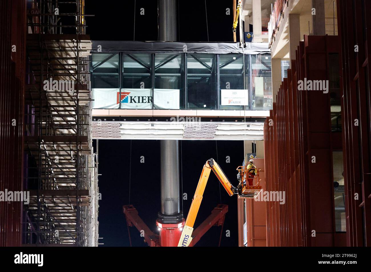 Liebherr ltm hires stock photography and images Alamy