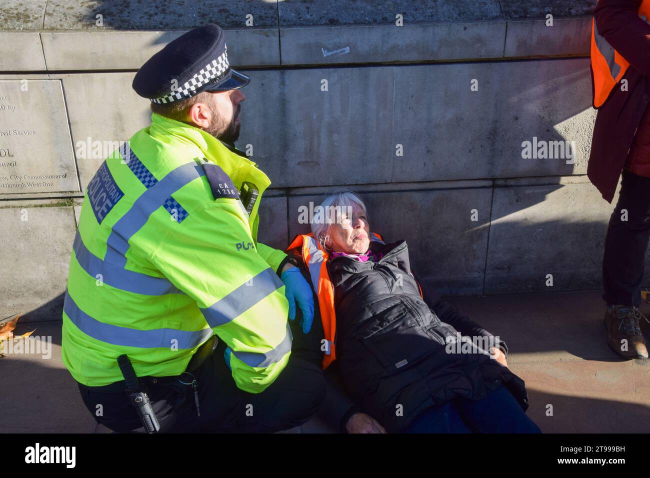 Police handcuffing arresting handcuffs hi-res stock photography and ...