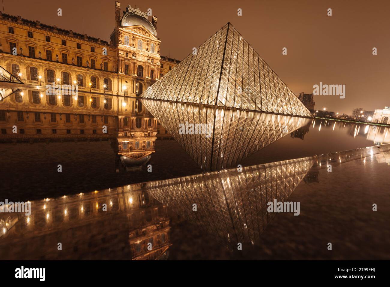 Louvre museum exterior hi-res stock photography and images - Alamy