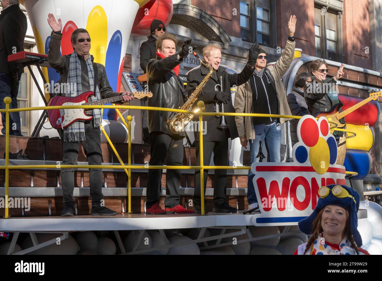 New York, New York, USA. 23rd Nov, 2023. (NEW) Macy's Annual Thanksgiving Day Parade Takes Place In New York City. November 23, 2023, New York, New York, USA: Chicago band members ride the The Wondership float during the Macy's Annual Thanksgiving Day Parade on November 23, 2023 in New York City. (Credit: M10s/TheNews2) (Foto: M10s/Thenews2/Zumapress) (Credit Image: © Ron Adar/TheNEWS2 via ZUMA Press Wire) EDITORIAL USAGE ONLY! Not for Commercial USAGE! Stock Photo
