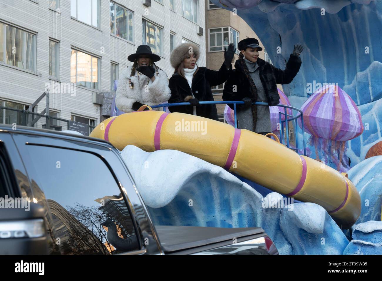 New York, New York, USA. 23rd Nov, 2023. (NEW) Macy's Annual Thanksgiving Day Parade Takes Place In New York City. November 23, 2023, New York, New York, USA: En Vogue band members ride a float during the Macy's Annual Thanksgiving Day Parade on November 23, 2023 in New York City. (Credit: M10s/TheNews2) (Foto: M10s/Thenews2/Zumapress) (Credit Image: © Ron Adar/TheNEWS2 via ZUMA Press Wire) EDITORIAL USAGE ONLY! Not for Commercial USAGE! Stock Photo