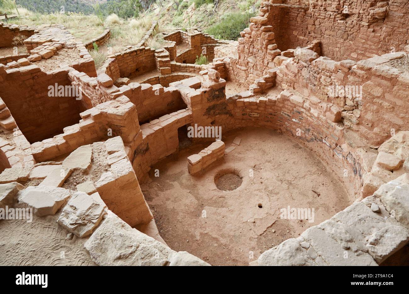 The incredible Long House cliff dwelling at Mesa Verde National Park ...