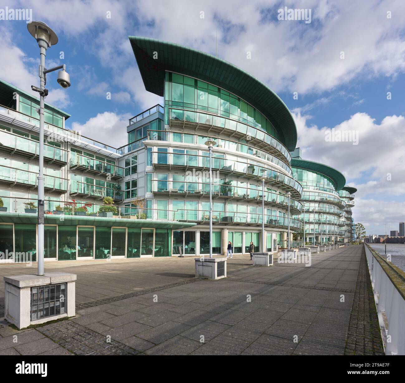 Wapping Riverside Wapping thames riverside london hi-res stock photography and images - Alamy