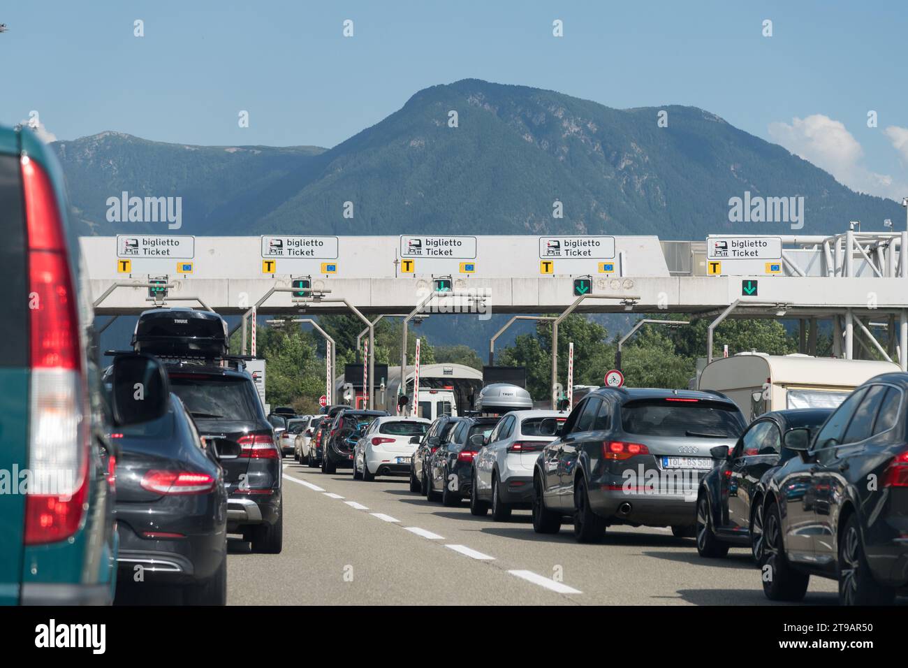 Autostrada del Brennero 2026 closure protest signs Navigating the Chaos: Strategic Alternatives