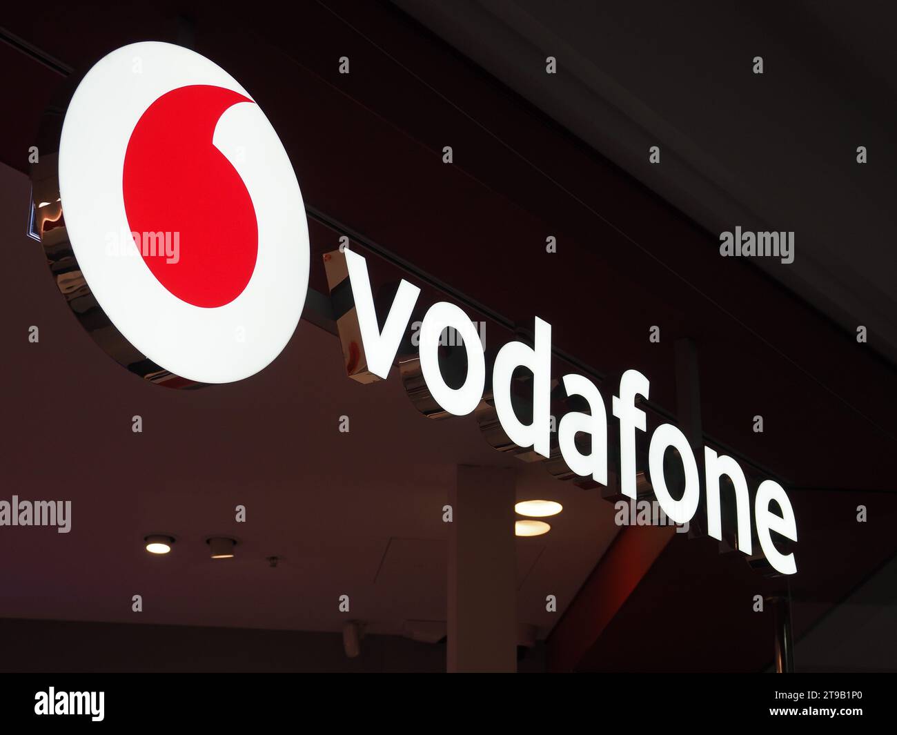 Australia, Canberra, 16 November 2023. Vodafone sign and logo Stock ...