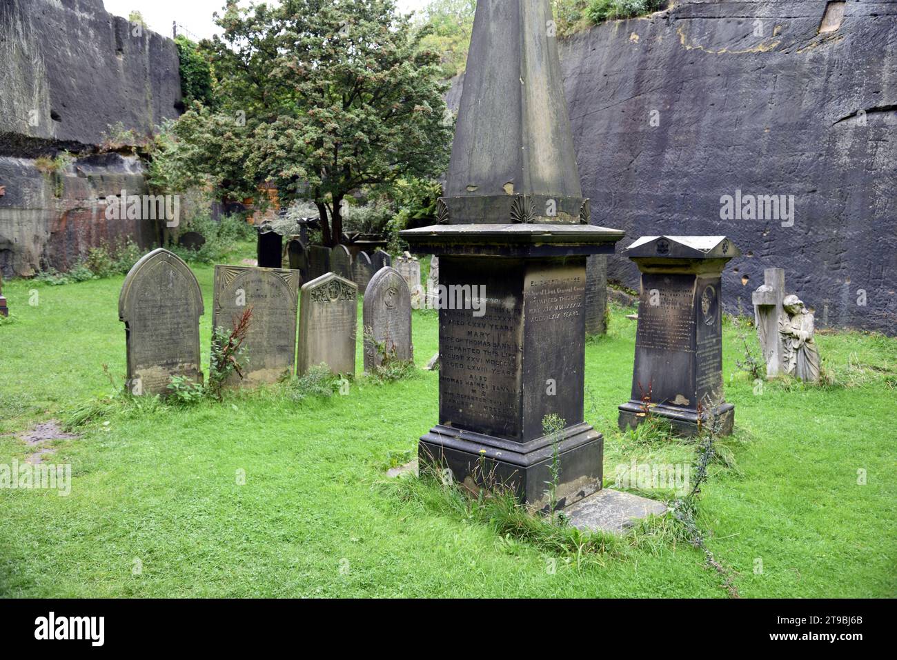 Historic Tombs, Tombstones, Graves, Graveyard & Gravestones in St. James Memorial Cemetery, Saint James Mount & Gardens Liverpool Stock Photo
