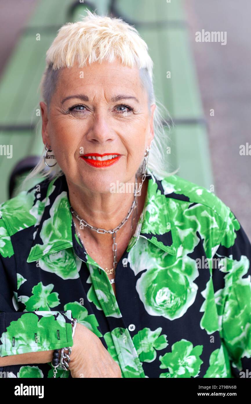 Mature females hi-res stock photography and images - Alamy