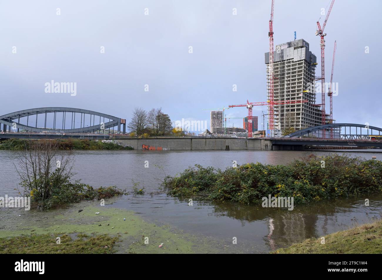 GERMANY, Hamburg, Harbour City, construction site of Elbtower of Signa Holding at river Elbe, construction company LUPP, financed and realized by Signa Prime Selection AG a company of Signa Holding, founded by austrian real estate investor and billionaire Rene Benko , architect office David Chipperfield, Signa Holding is gone bankrupt and has declared insolvency in November 2023 Stock Photo