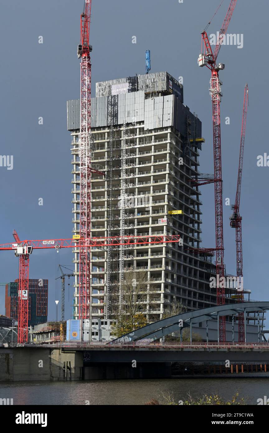 GERMANY, Hamburg, Harbour City, construction site of Elbtower of Signa