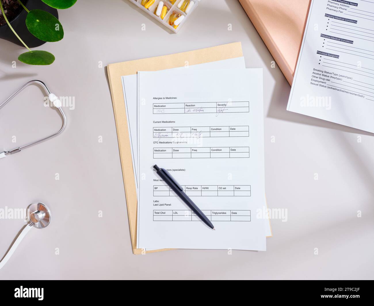 Medical prescription signature hi-res stock photography and images - Alamy