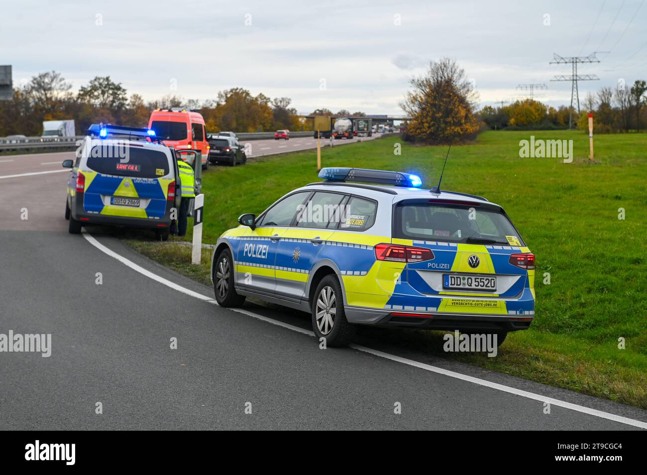 A14/Leipzig Kind rast alleine über die A14 und baut Unfall Junge nach