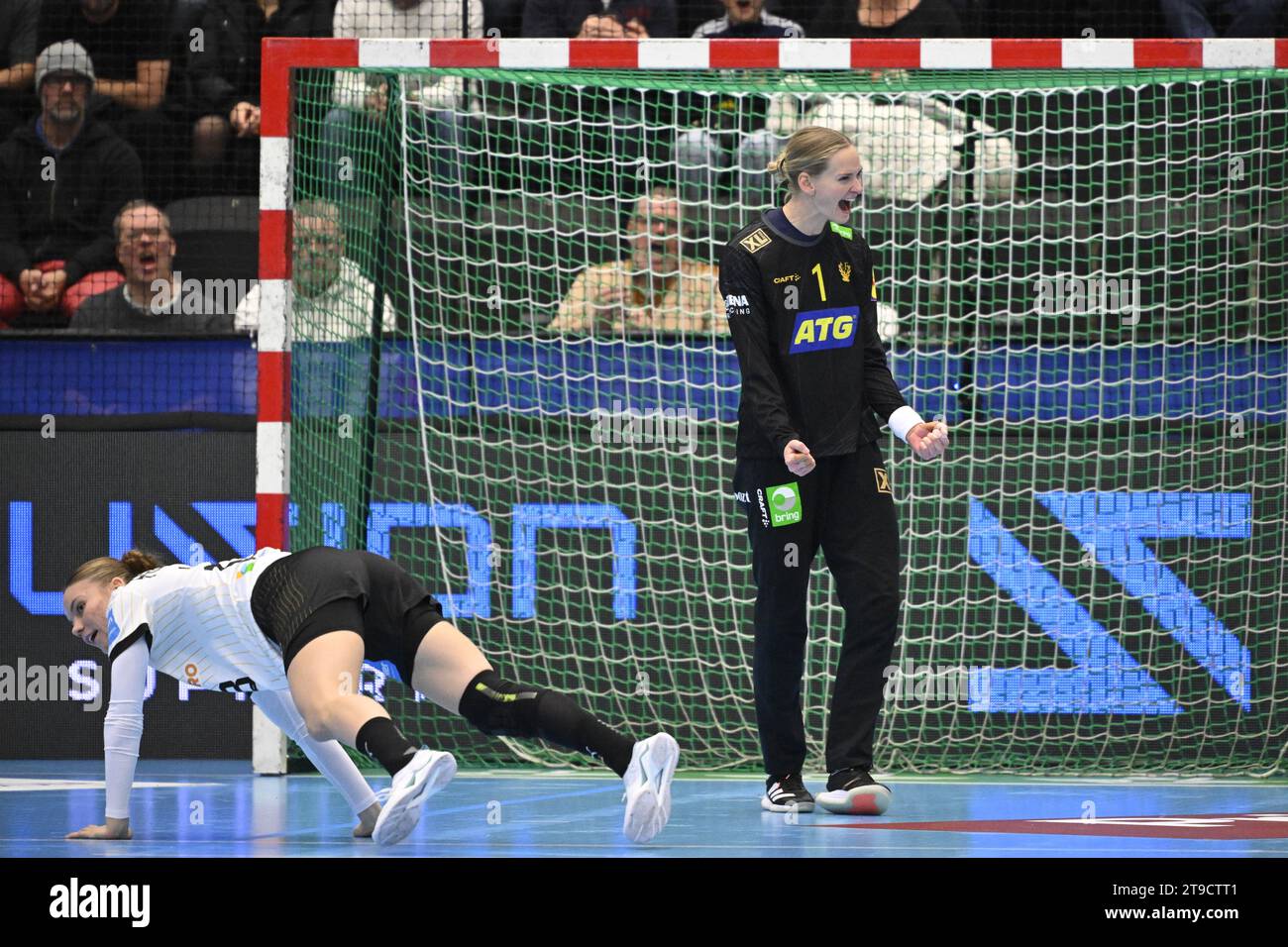 Sweden's goalkeeper Johanna Bundsen (R) celebrates after svaing a penalty from Germany's Toni-Luisa Reinemann (L) during a women's friendly handball match between Sweden and Germany at Ystad Arena. Photo: Johan Nilsson / TT / code 50090 Stock Photo
