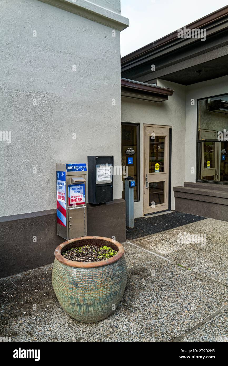 A ballot drop box at the Wahkiakum County Courthouse in Cathlamet, Washington, USA Stock Photo