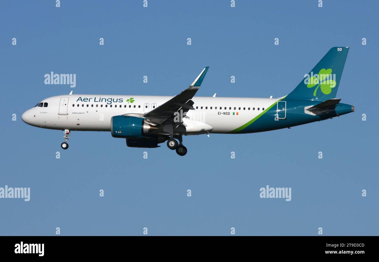 An Airbus A320Neo of Aer Lingus approaches London Gatwick Airport Stock