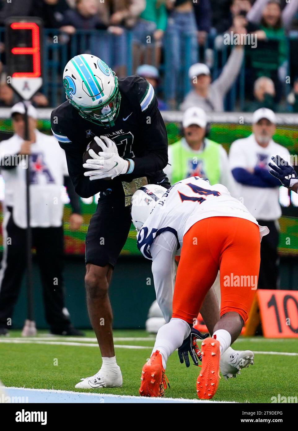 Tulane wide receiver Chris Brazzell II (17) carries on a touchdown ...