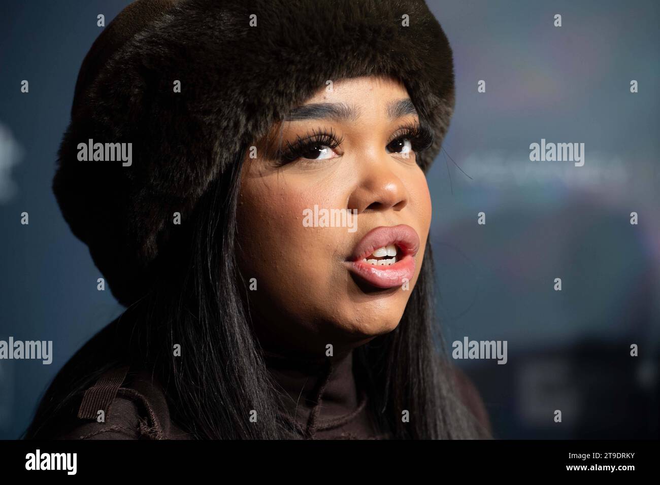 Zoe WEES, Saengerin, Musikerin, Roter Teppich, Red Carpet Show, Ankunft