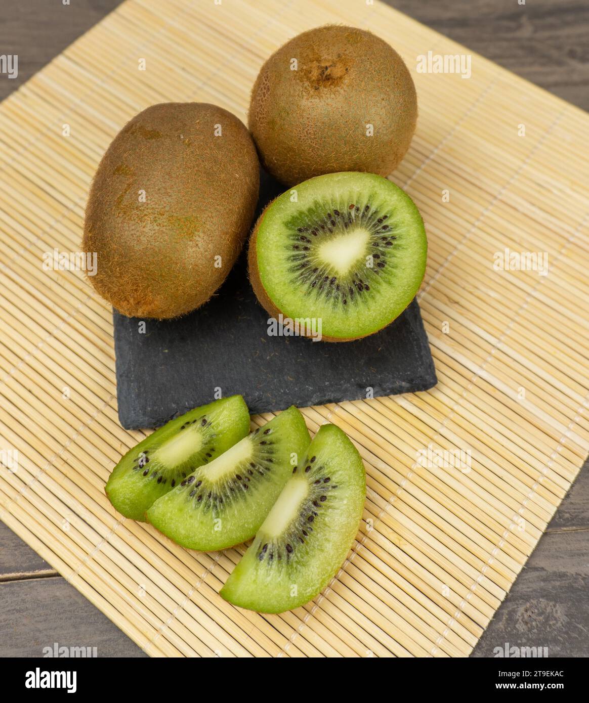 Kiwis bird hi-res stock photography and images - Alamy