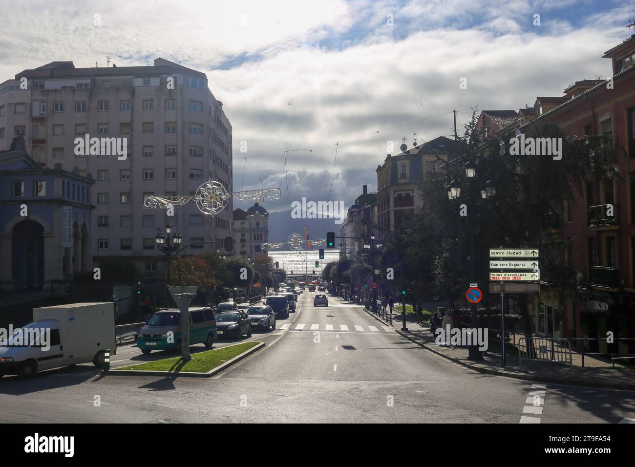 Santander, Spain, November 25, 2023: View of a street in Santander with the Cantabrian Sea in the background during Daily Life in Santander, on November 25, 2023, in Santander, Spain. Credit: Alberto Brevers / Alamy Live News. Stock Photo