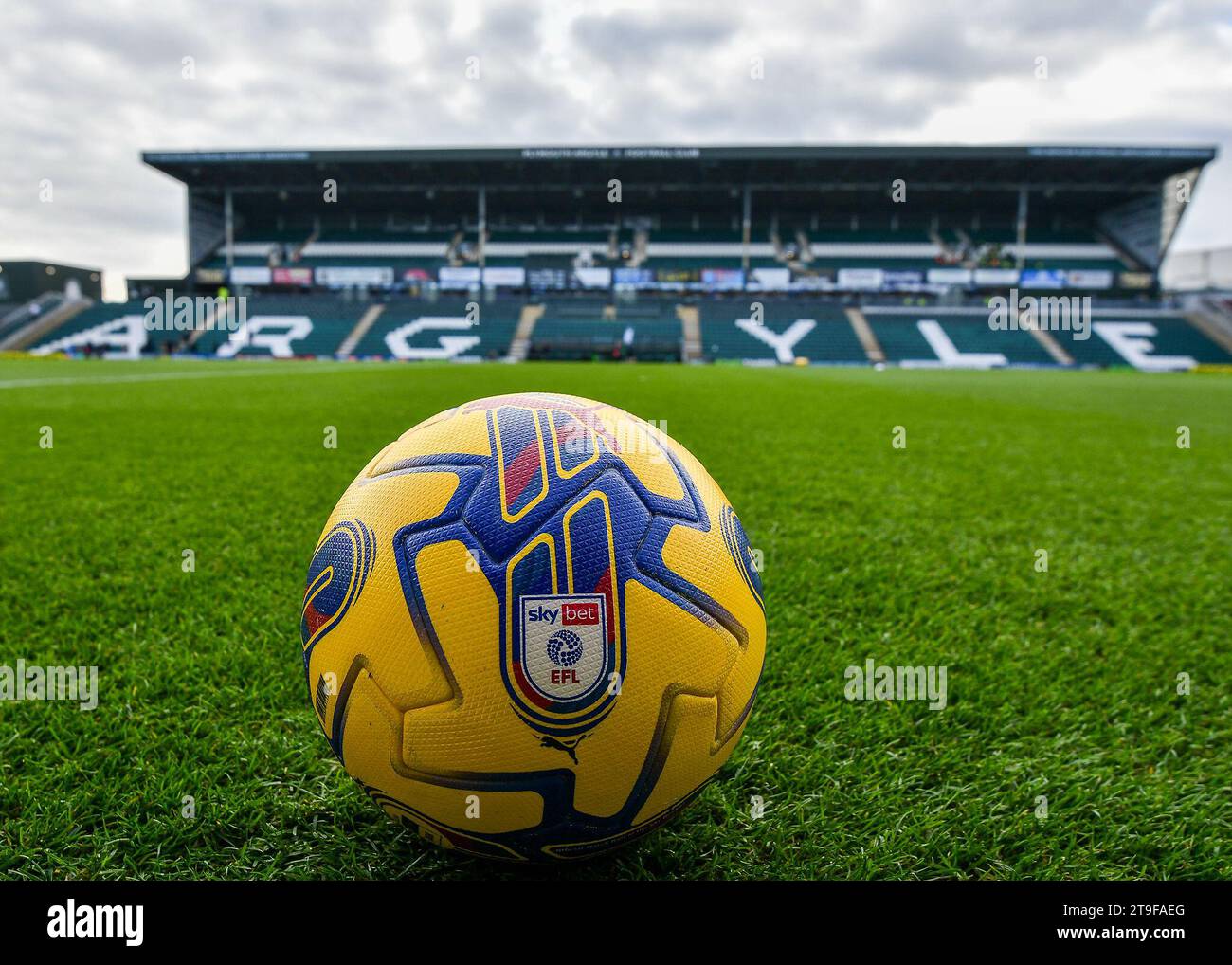 Efl championship ball 2023 hi-res stock photography and images - Alamy