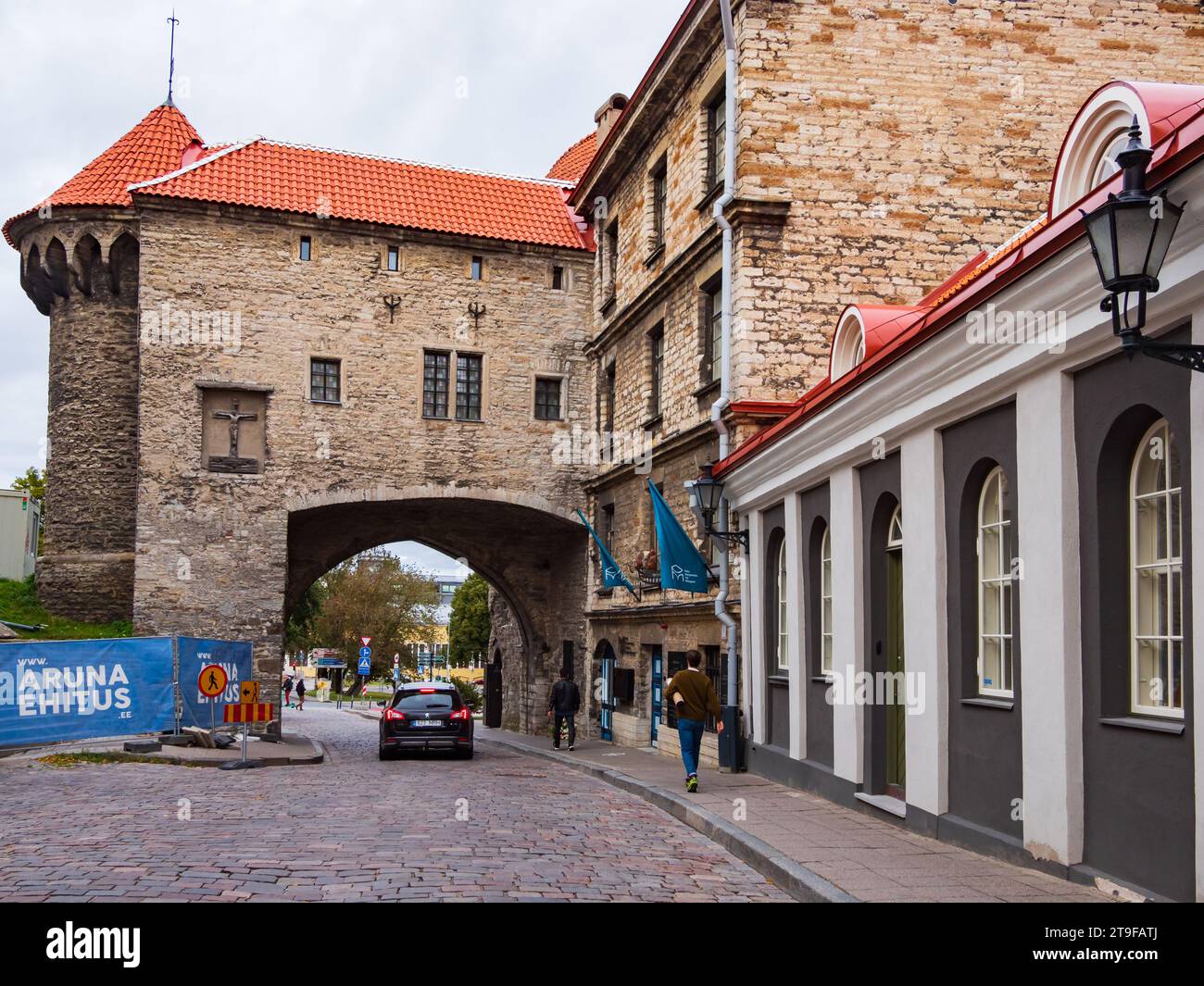 Tallinn, Estonia- Sep, 2022: Sea Gate (Suur Rannavarav) and part of the defensive, Tallinn Walls, Northern Europe Stock Photo