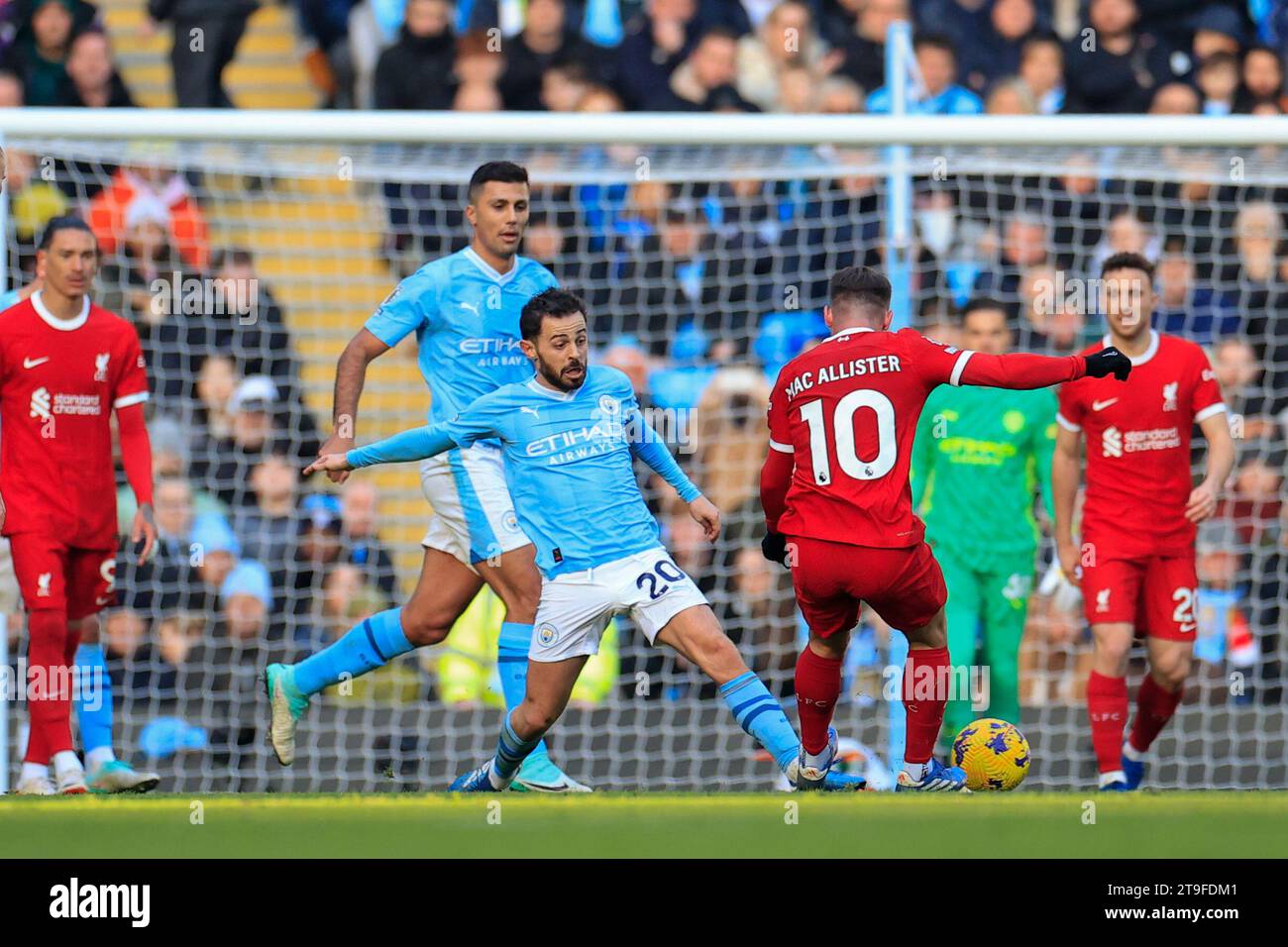Manchester, UK. 25th Nov, 2023. Bernardo Silva 20 of Manchester City