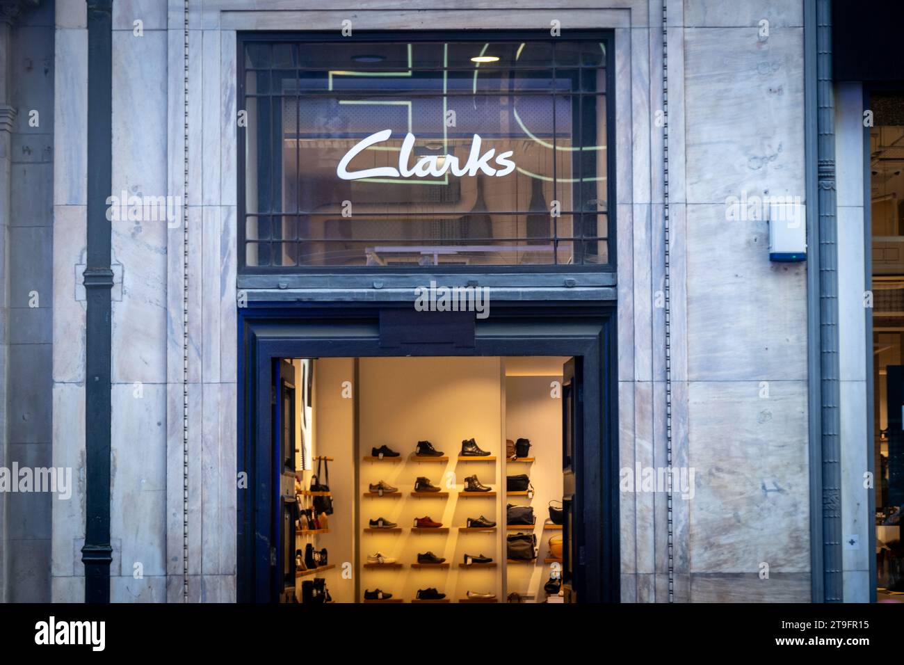 A Clarks shoe store on Oxford Street, central London Stock Photo - Alamy