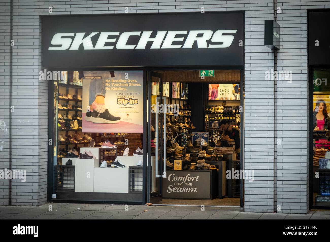 Oxford street skechers sale