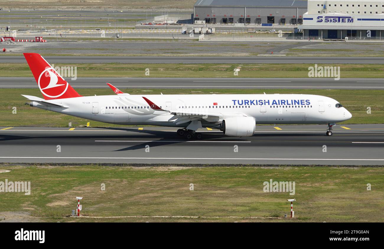 ISTANBUL, TURKIYE - OCTOBER 01, 2022: Turkish Airlines Airbus A350-941 (403) landing to Istanbul International Airport Stock Photo