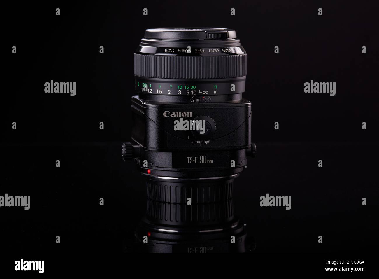 Mansfield,Nottingham,United Kingdom,24th November 2023:Studio product image of Canon 90 mm tilt shift lens. Stock Photo