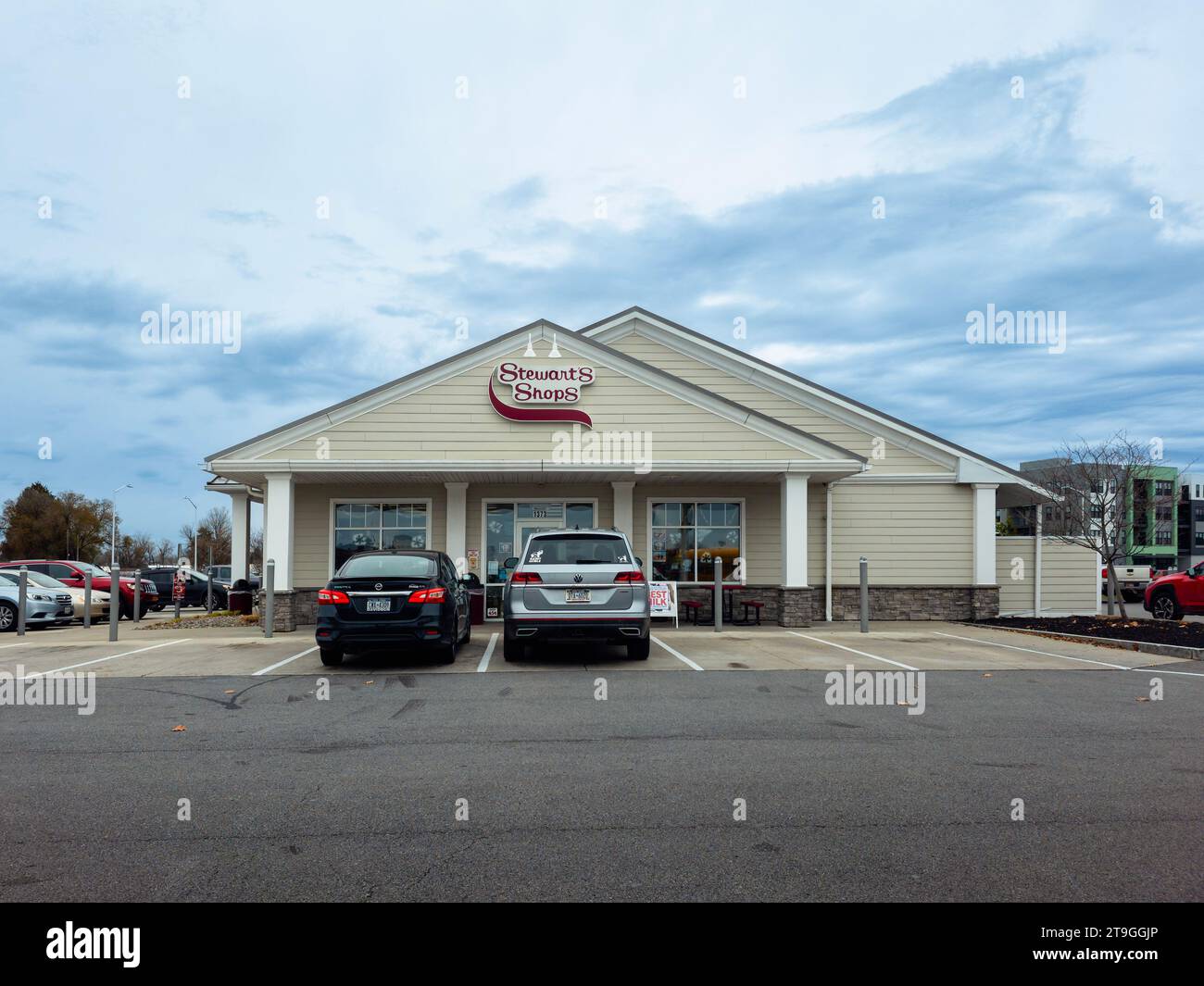 Awnings entrance building hires stock photography and images Alamy