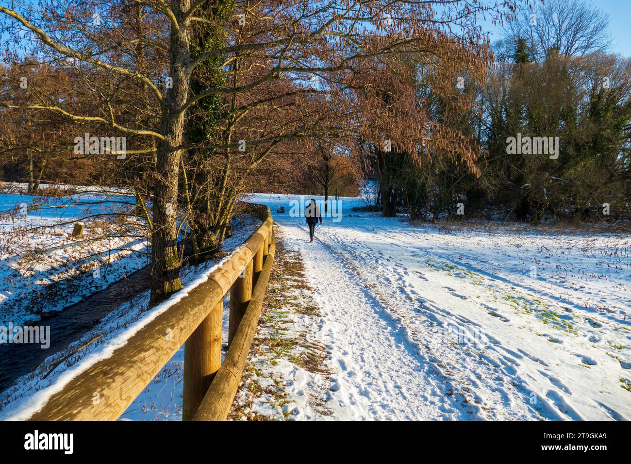 Schnee schippen hi-res stock photography and images - Alamy