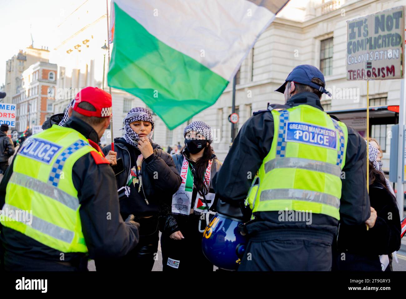 Met police officers hi-res stock photography and images - Alamy