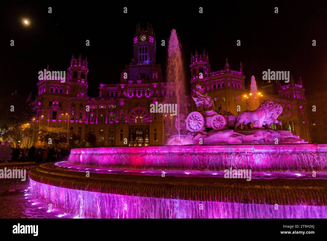 Madrid, Madrid, Spain. 25th Nov, 2023. The fountain and the Cibeles palace in the center of Madrid were illuminated purple, during the International Day for the Elimination of Violence against Women. (Credit Image: © Luis Soto/ZUMA Press Wire) EDITORIAL USAGE ONLY! Not for Commercial USAGE! Stock Photo