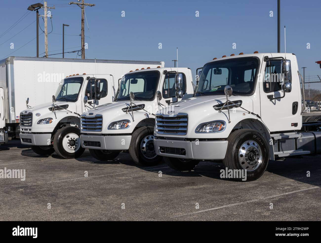 Cincinnati November 23, 2023 Freightliner Semi Tractor Trailer Big