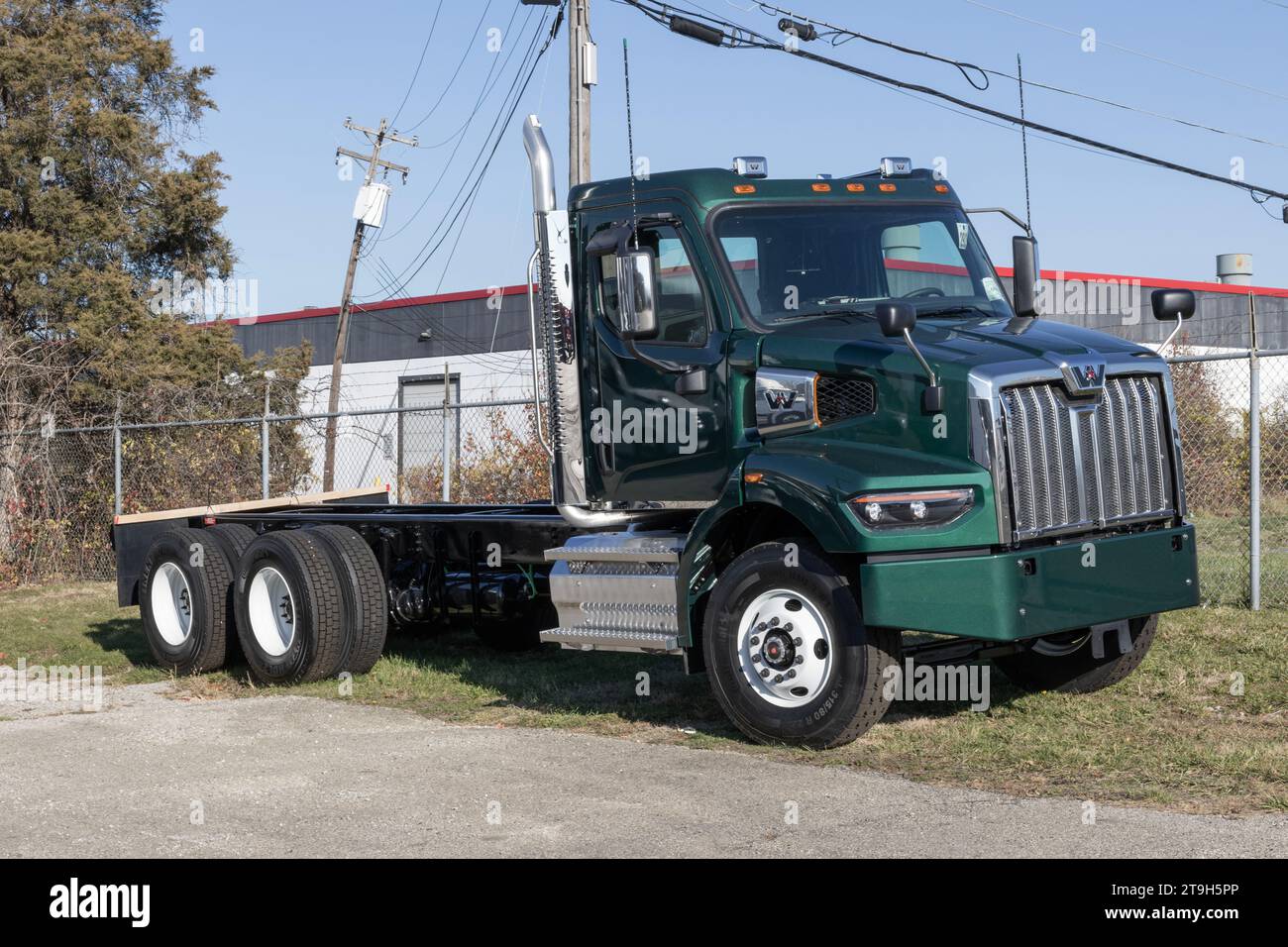 Cincinnati November 23, 2023 Western Star Semi Tractor Trailer Big