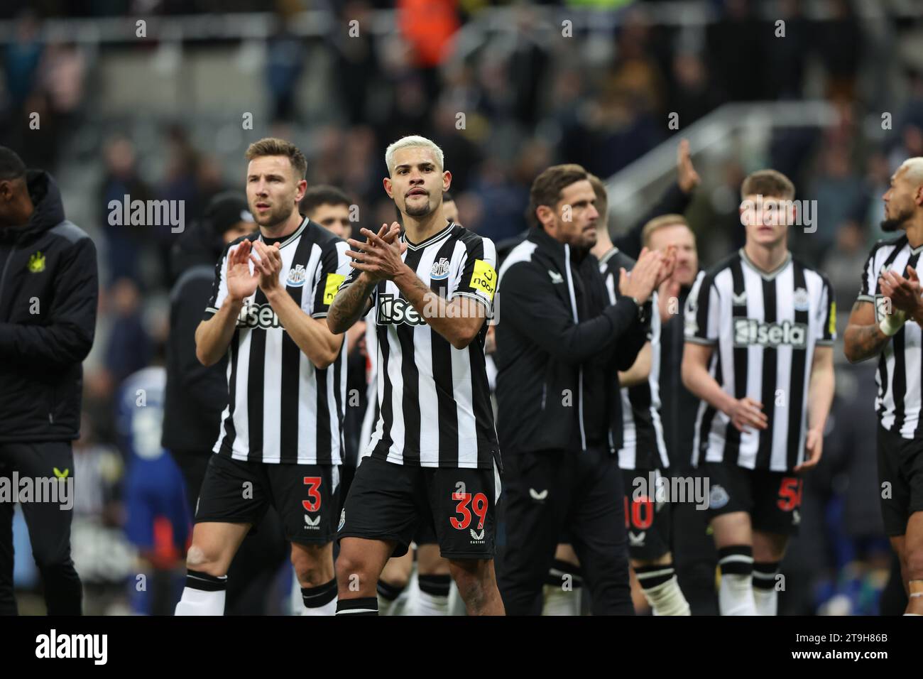 St James Park Newcastle United Crowd Hi res Stock Photography And 