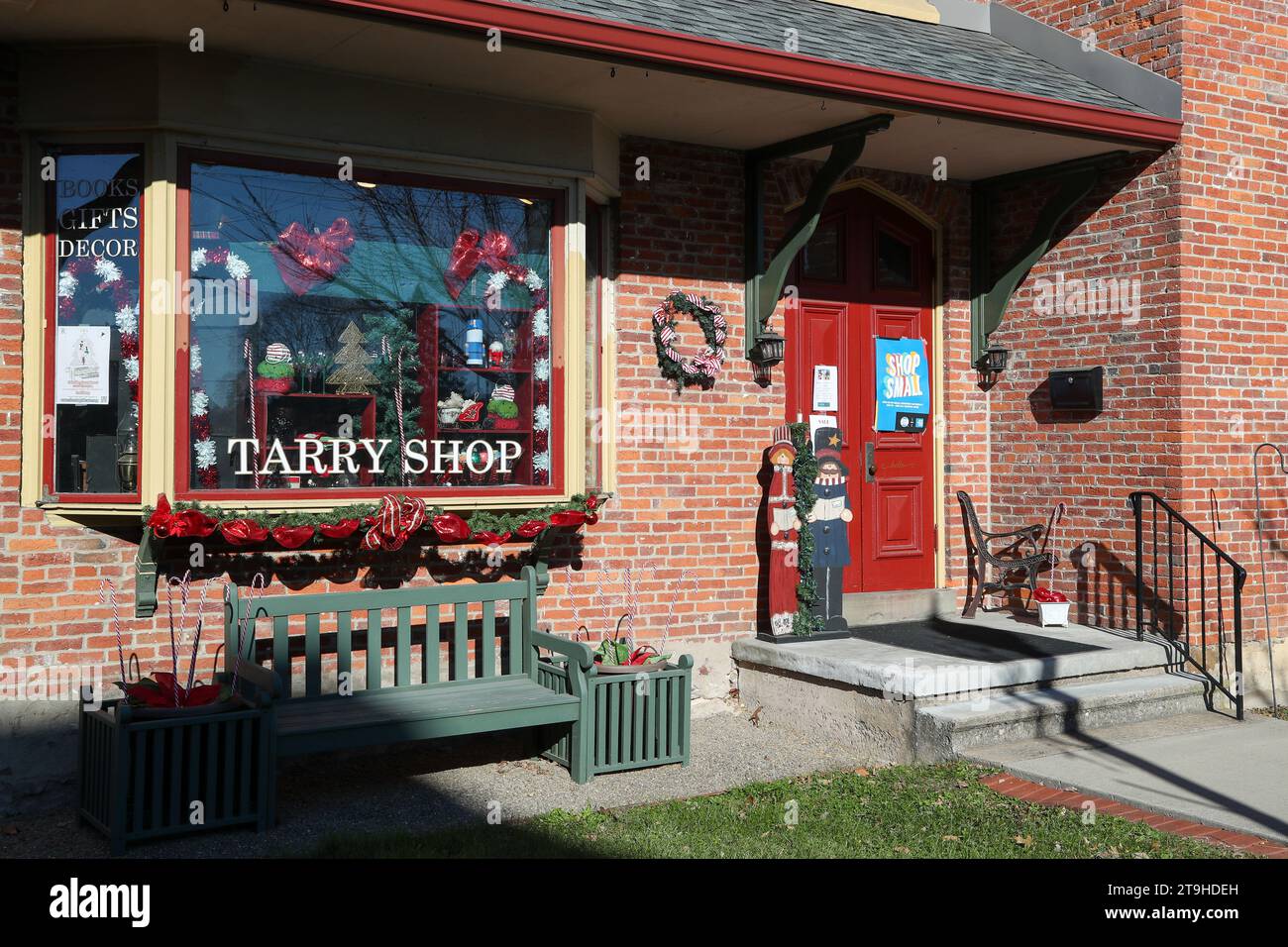 Milton, United States. 25th Nov, 2023. A Shop Small sign is seen on the door of the Tarry Shop during the 14th annual Small Business Saturday on November 25, 2023 in Milton, Pennsylvania. (Photo by Paul Weaver/Sipa USA) Credit: Sipa USA/Alamy Live News Stock Photo