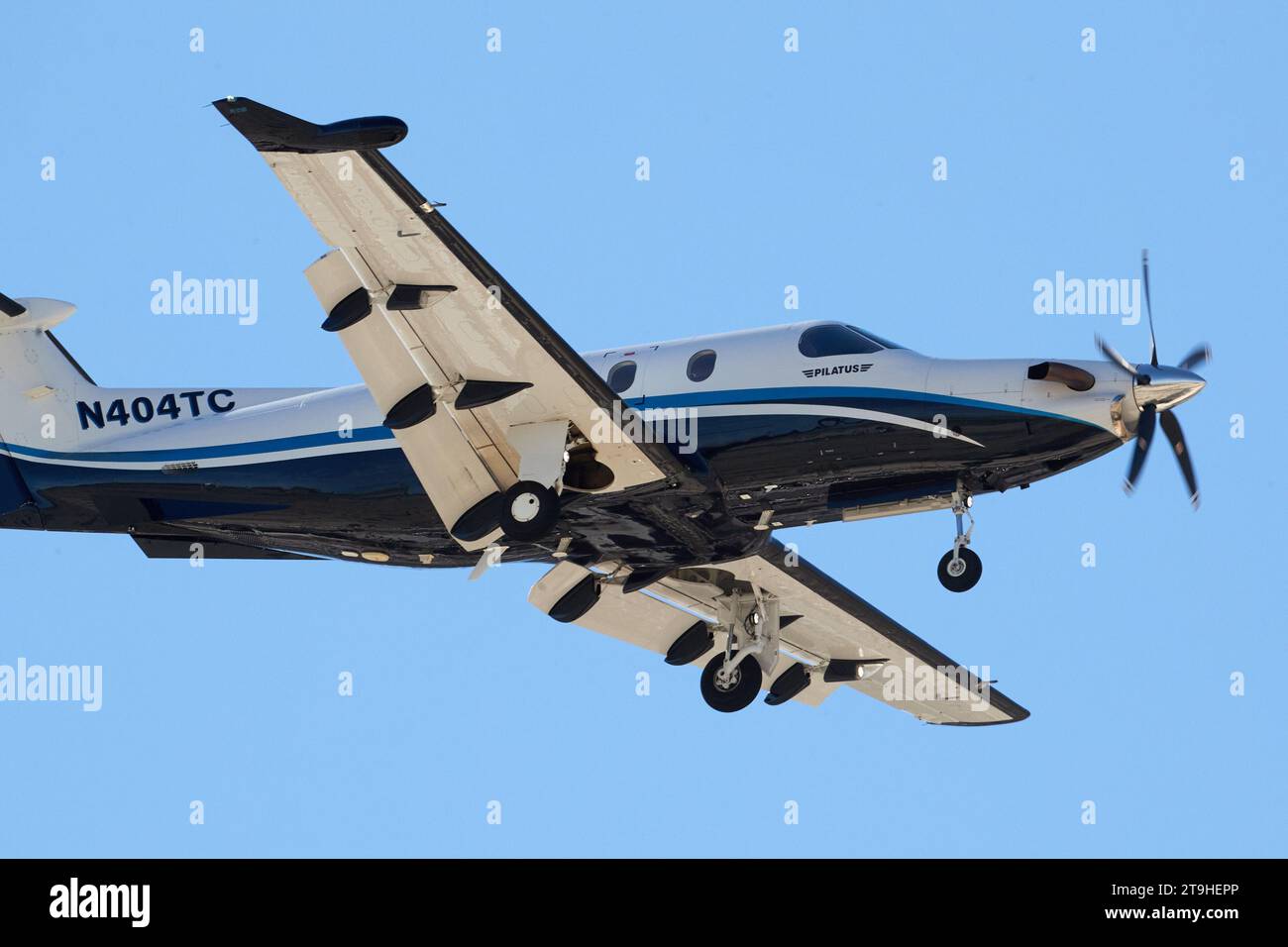 Palm Springs, California, USA. 22nd Nov, 2023. A Pilatus Turbo Prop charter flight landing in