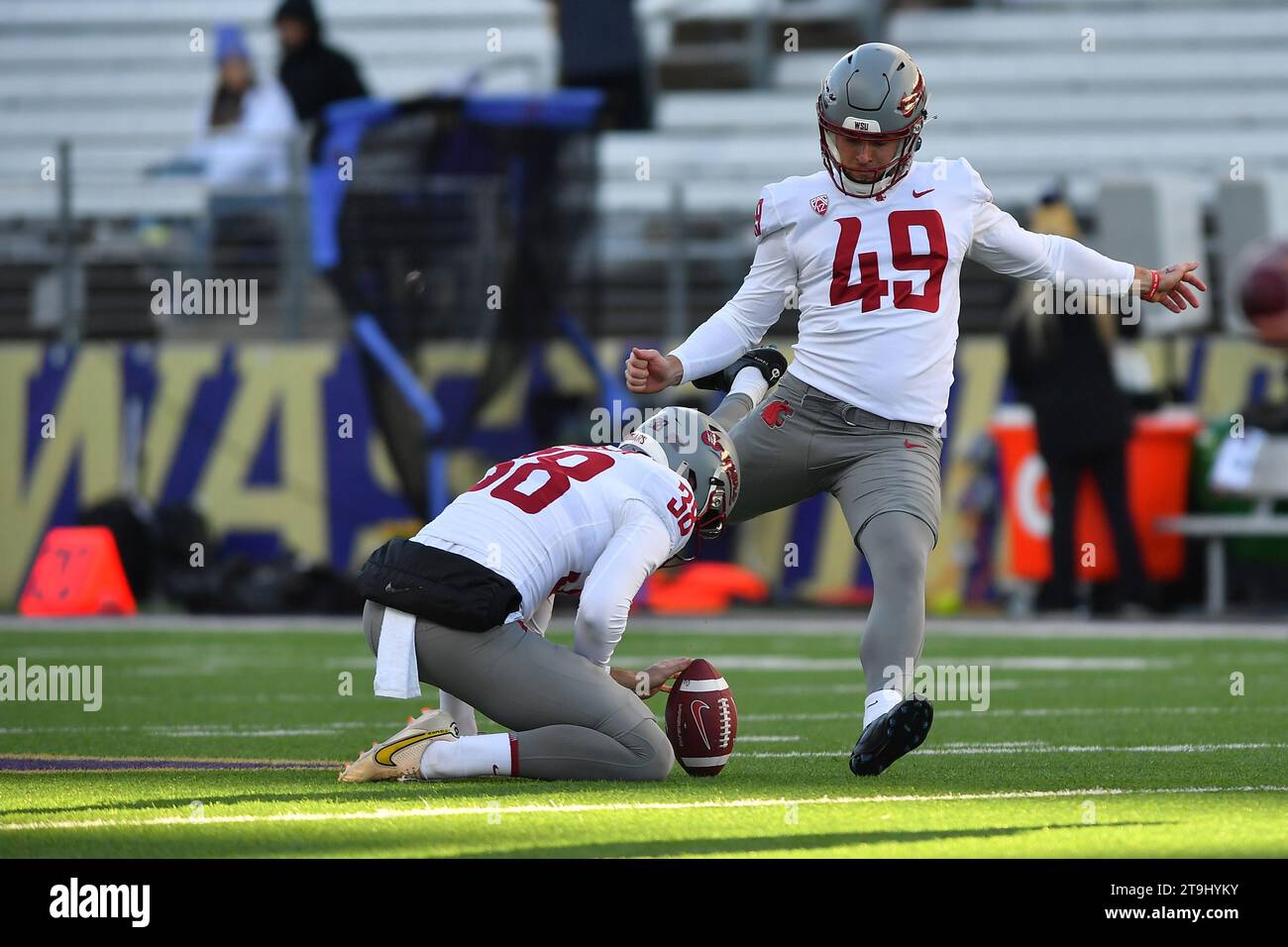 Seattle, WA, USA. 25th Nov, 2023. Washington State Cougars place kicker