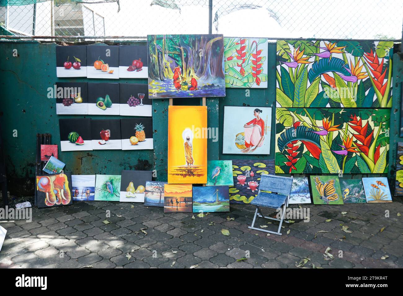 Sri Lankan traditional handicraft goods and canvas paintings for sale