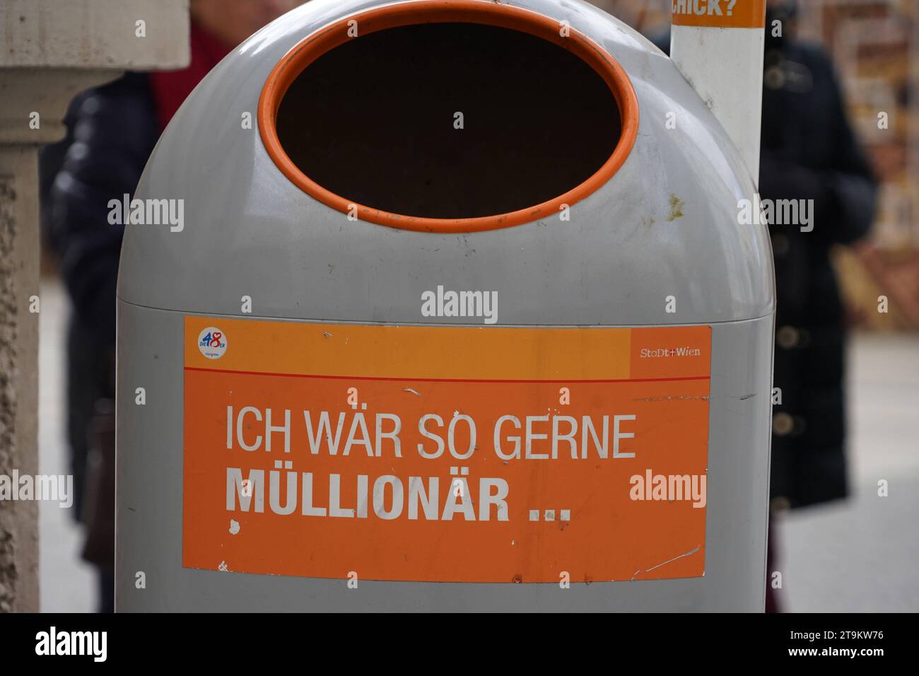 Wien, Mülleimer spruch Ich wär gerne Müllmillionär Foto Gladys Chai von