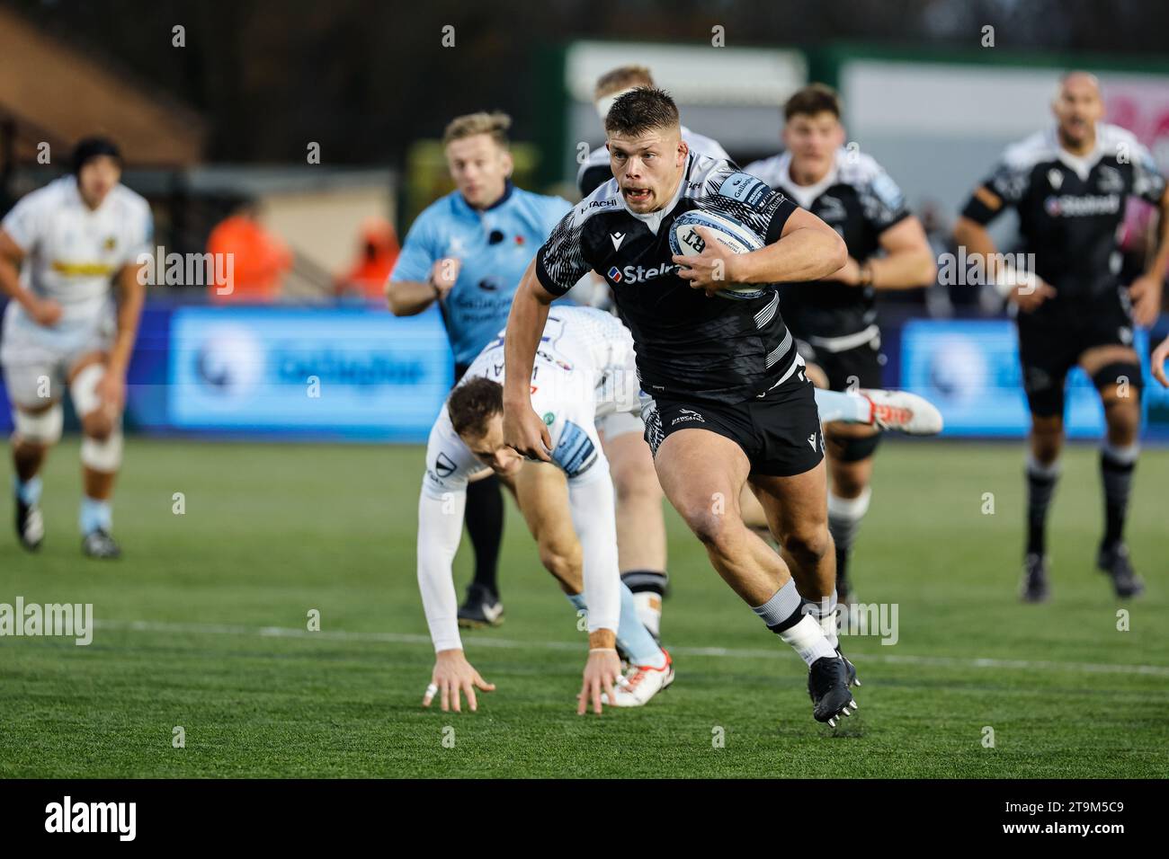 Jamie Blamire of Newcastle Falcons  races in to score during the Gallagher Premiership match between Newcastle Falcons and Exeter Chiefs at Kingston Park, Newcastle on Sunday 26th November 2023. (Photo: Chris Lishman | MI News) Stock Photo