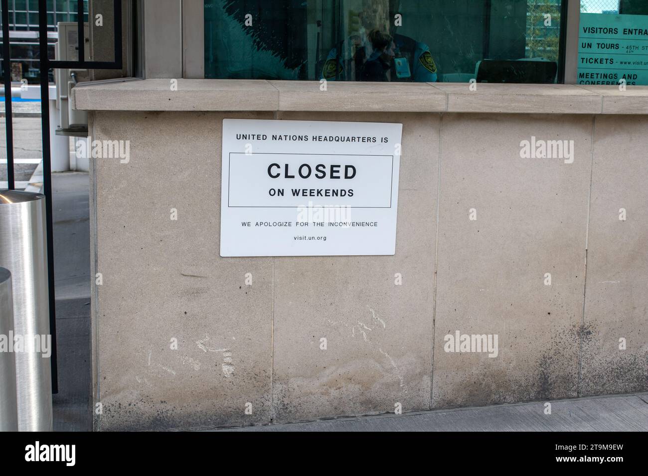 Bus stop poster new york hi-res stock photography and images - Alamy