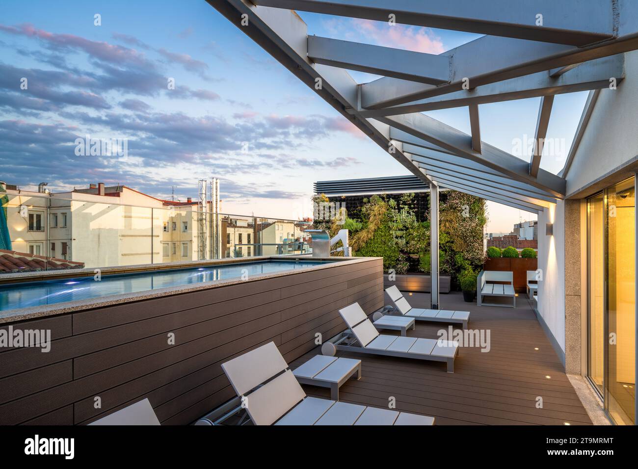 Image showcasing Luxury and Eco-Friendly Chicago Penthouse with Stunning Views